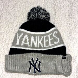 MLB '47 New York Yankees Essentials Cuffed Pom Knit Beanie